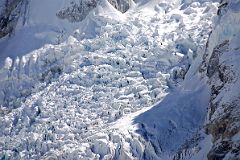 18 Khumbu Icefall Close Up From Kala Pattar.jpg